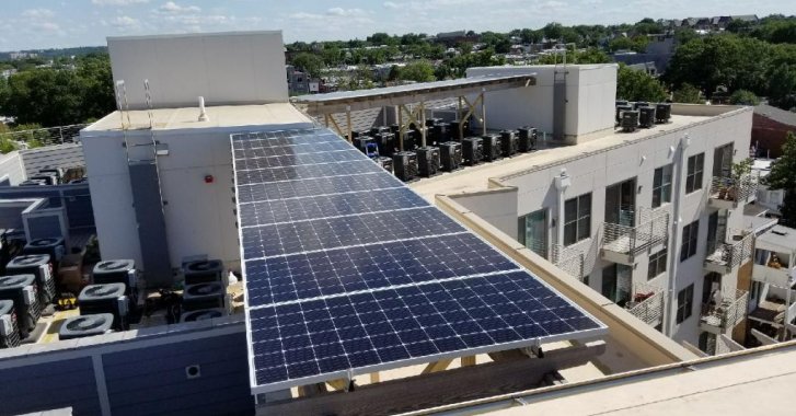Solar Panels on Commercial Roof by Ipsun Power