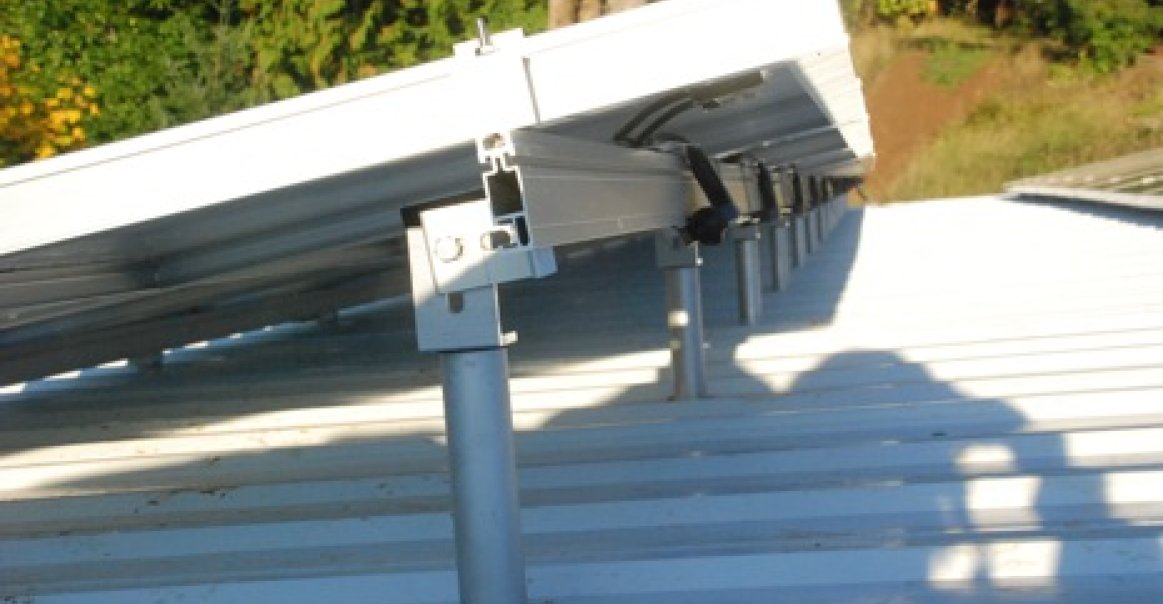 Detail view of the mounted rails and solar panels