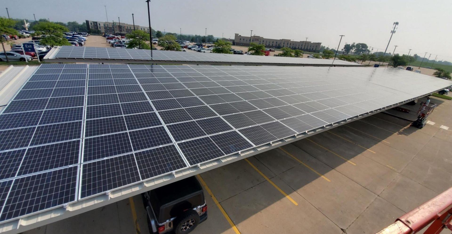 1.83 MW Quad City Airport Installation in Moline, IL | Greentech Renewables